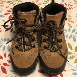 Nevados Women’s hiking boots 6.5